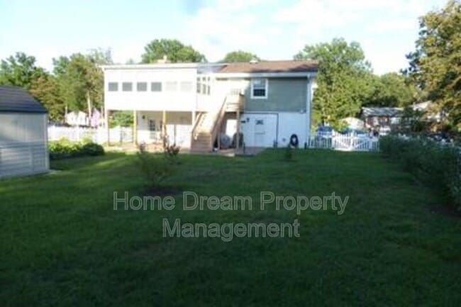 Building Photo - 836 Salem Dr