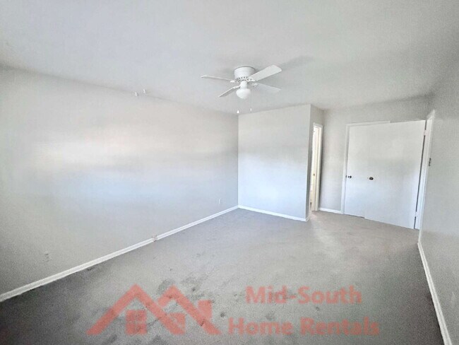 Building Photo - 25 N Idlewild St