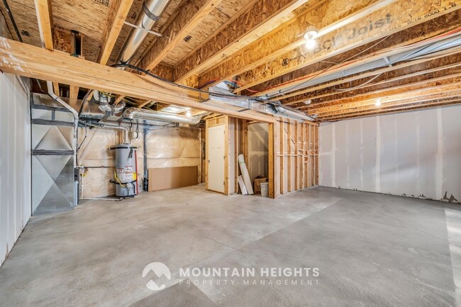 Building Photo - 607 Sawback Ln