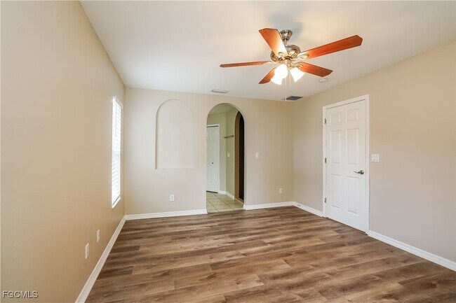 Building Photo - 1535 SE 42nd Terrace