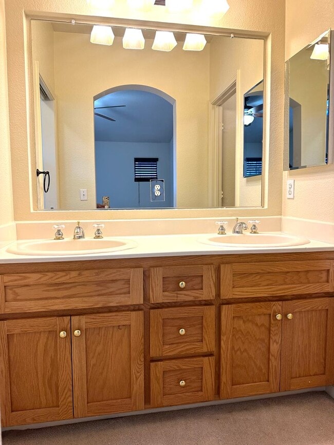 Building Photo - Beautiful charming single story home