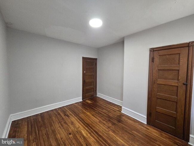 Building Photo - 4254 N 7th St