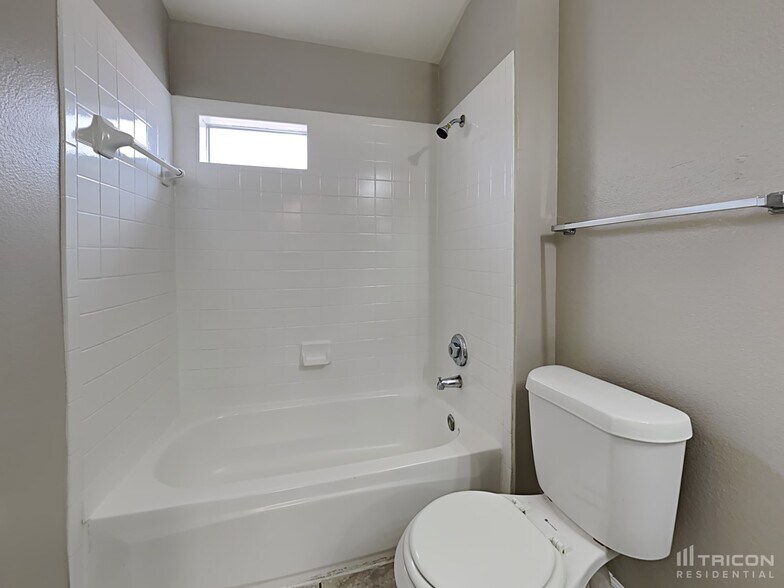 Building Photo - 3146 Boynton Dr