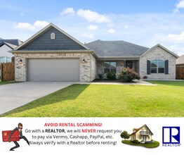 Building Photo - Spacious 4-Bedroom Gem