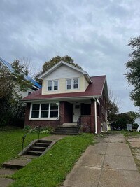 Building Photo - Completely Remodeled 3 Bedroom House