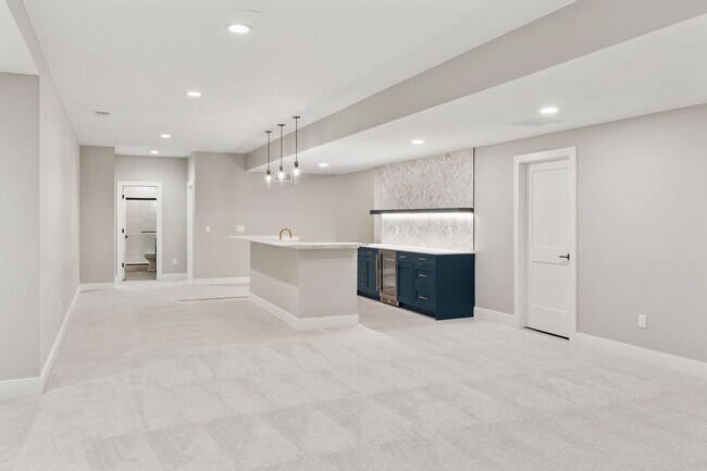 Building Photo - New Charming Berthoud Home with Modern Com...