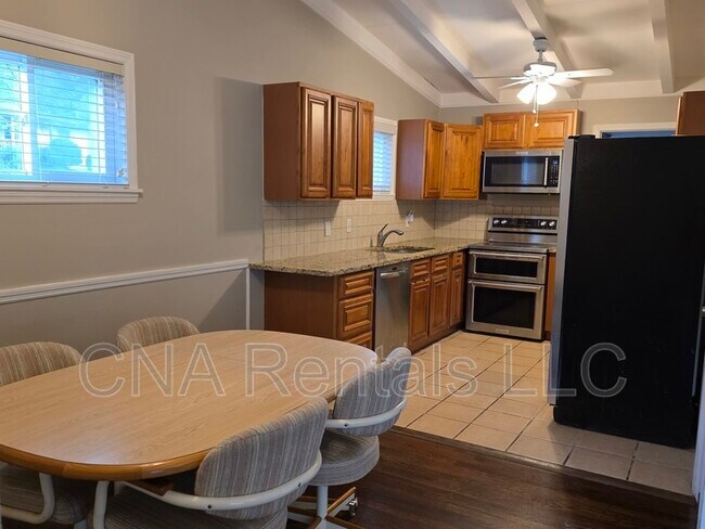 Building Photo - 3659 Ashwood Dr SE