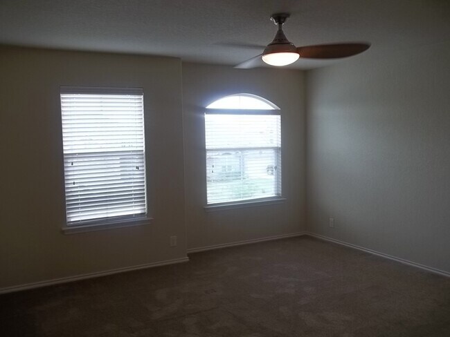 Building Photo - 9731 Common Law