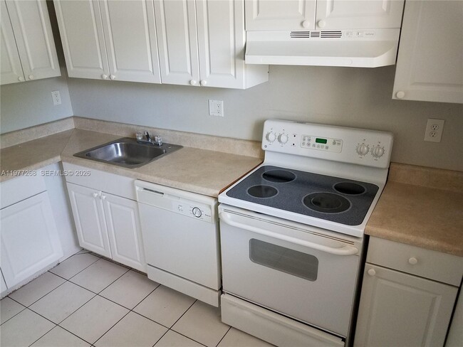 Building Photo - 8605 W Sample Rd