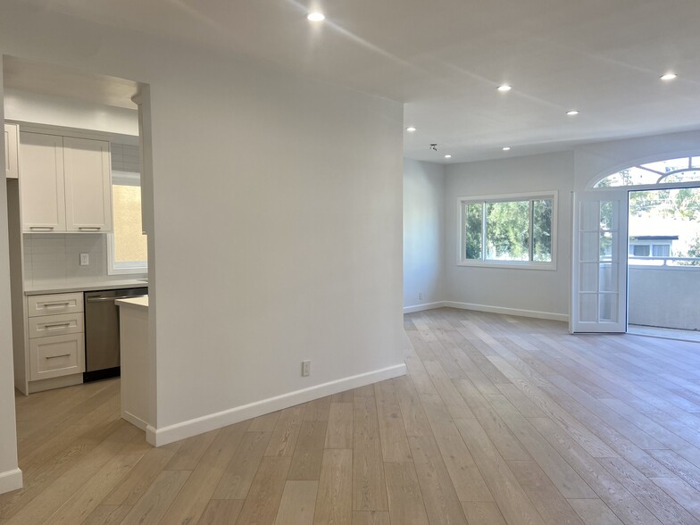 Building Photo - 120 N Swall Dr