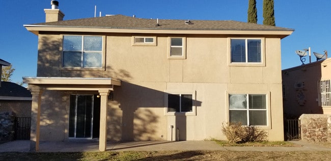 Building Photo - 6928 Crown Ridge Dr