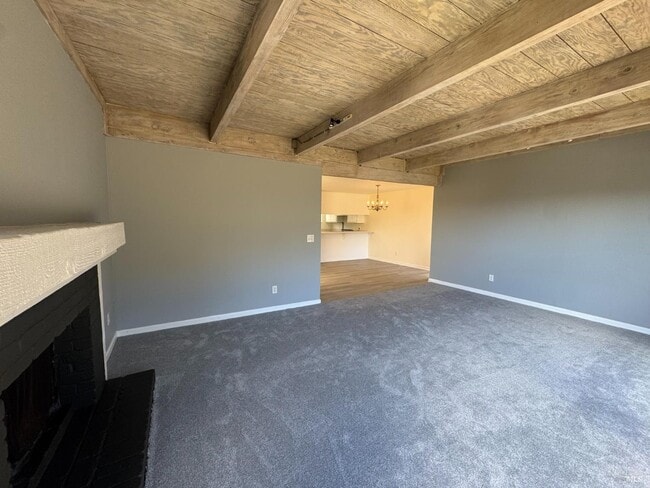 Building Photo - 28 Arana Cir