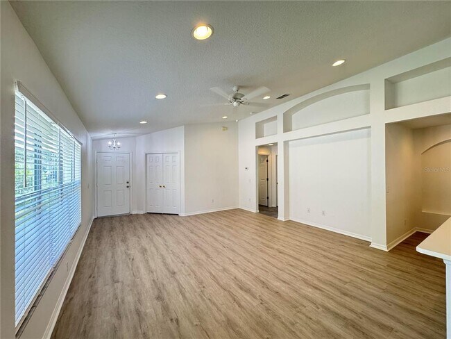 Building Photo - 23741 Coral Ridge Ln
