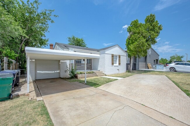 Building Photo - 2109 NW 36th St