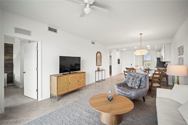 Building Photo - 15285 Grn Acrs Ave