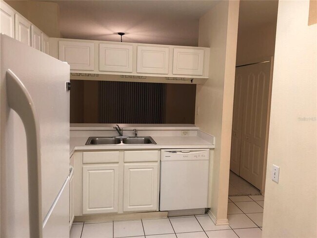 Building Photo - 2302 Lake Woodberry Cir