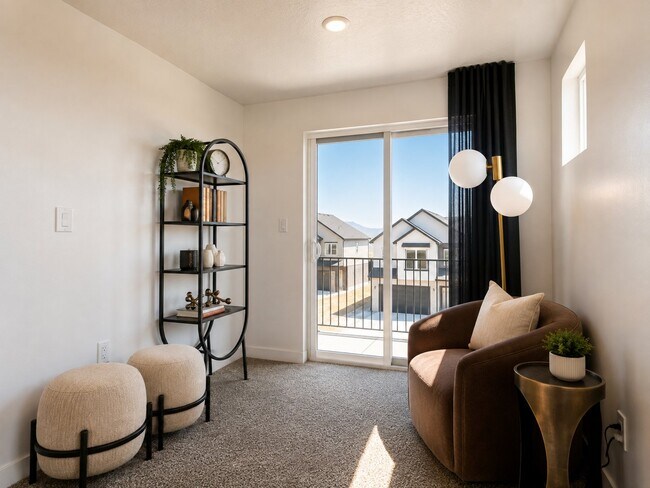 Building Photo - 347 E Levengrove Dr