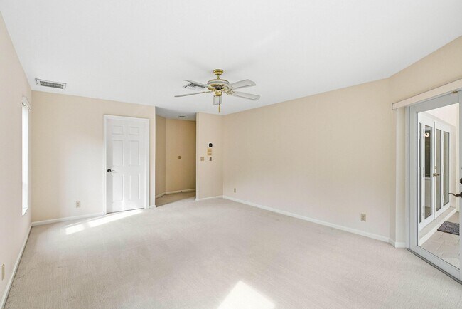 Building Photo - 4720 NW 28th Ave
