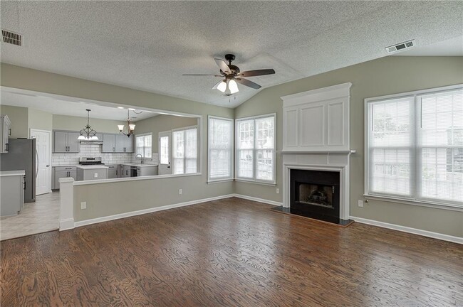 Building Photo - 305 Leatherman Ct