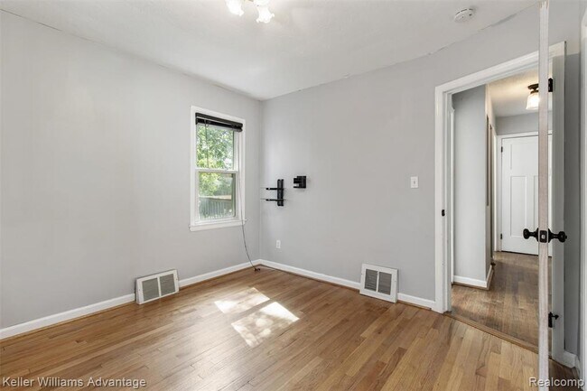 Building Photo - 617 S Edgeworth Ave