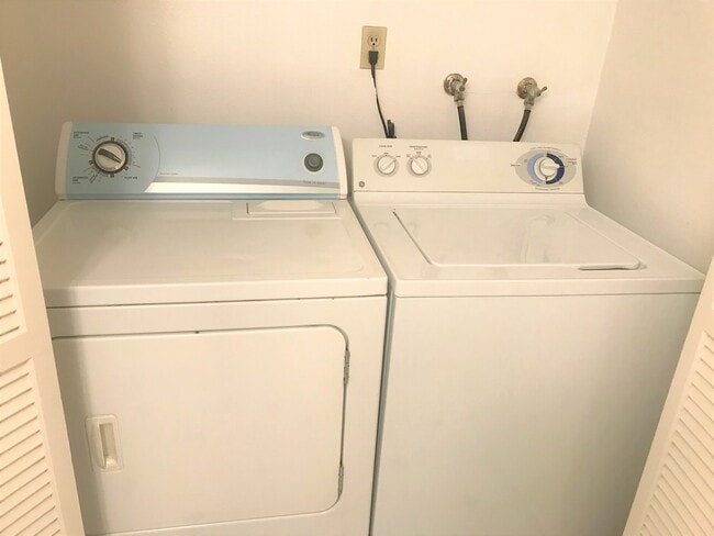 Building Photo - ***$1000 off of 1st months rent*** Condo N...