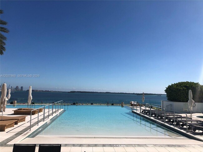 Building Photo - 1331 Brickell Bay Dr