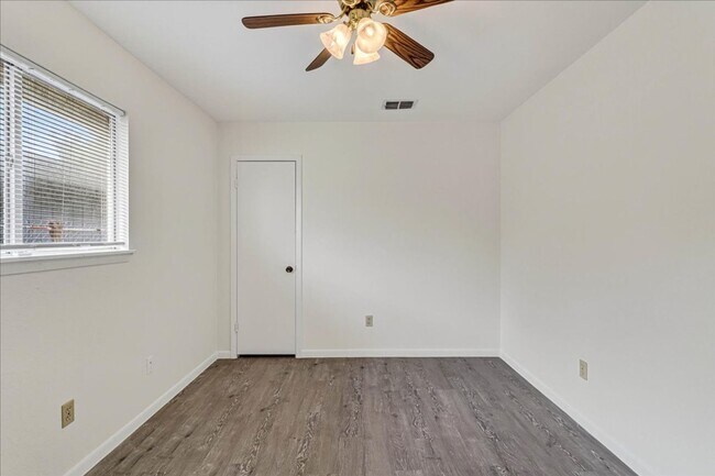 Building Photo - 1622 La Joya St