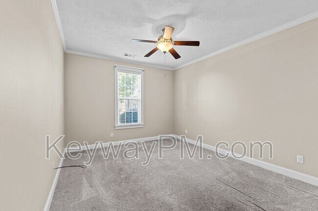 Building Photo - 582 Bunchgrass St