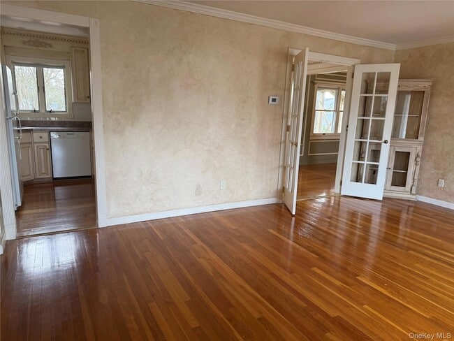 Building Photo - 14 Genesee Dr