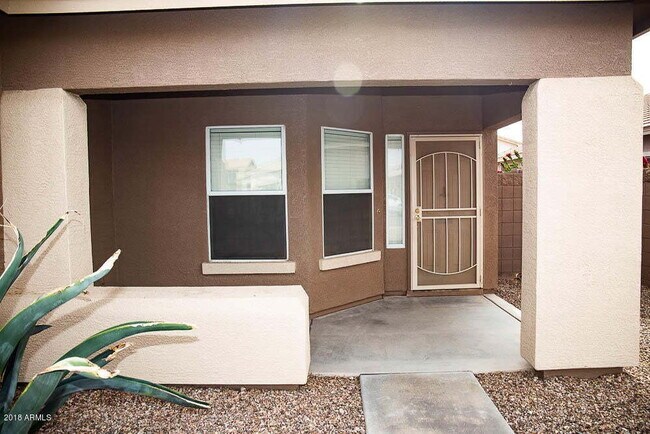 Building Photo - San Tan Ranch Beauty