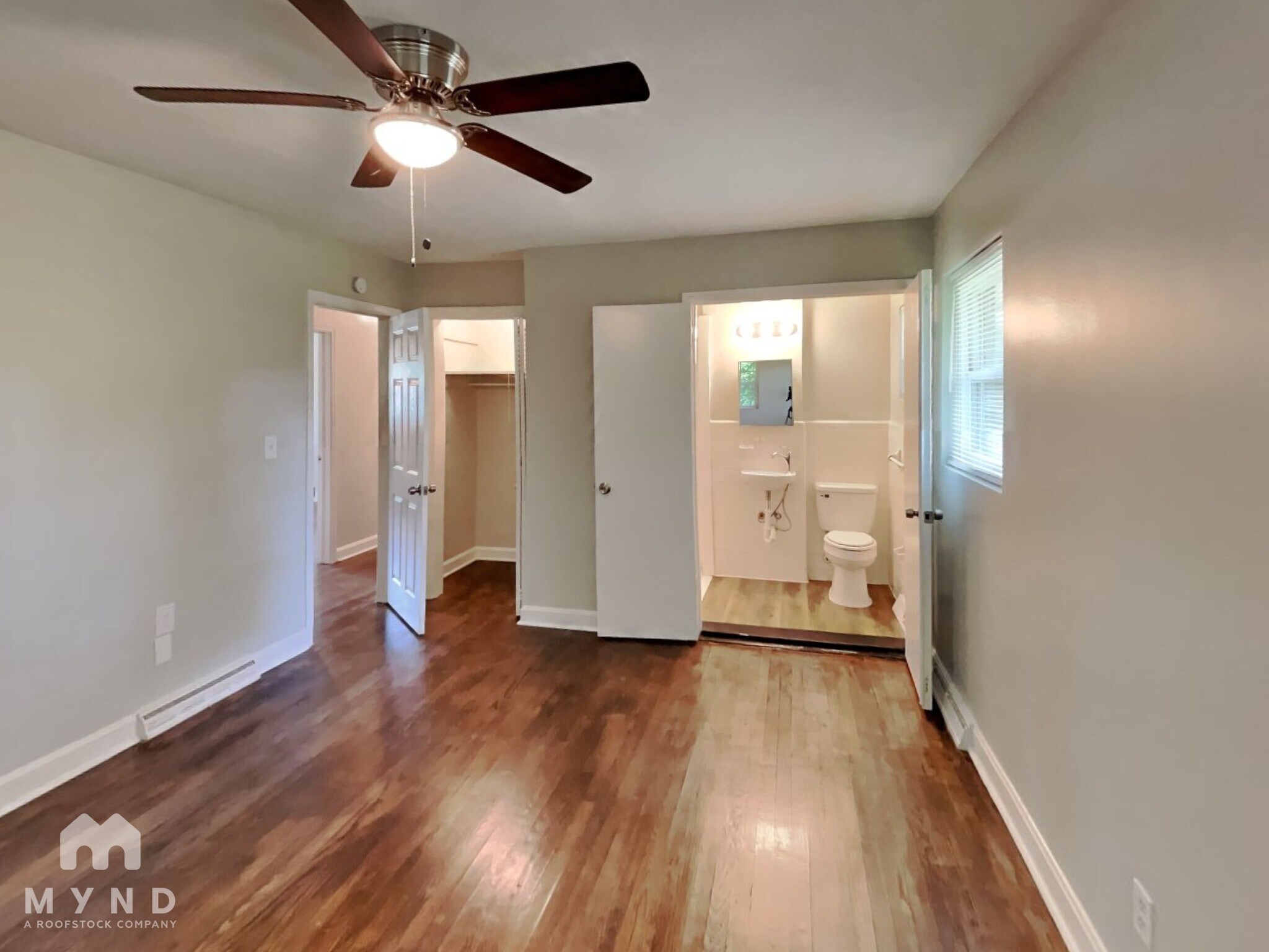 Building Photo - 5201 Pinebrook Dr
