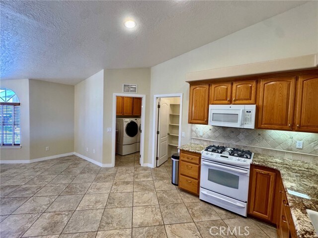 Building Photo - 18015 Wildwood Dr