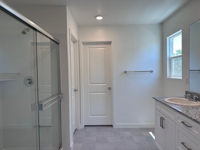 Building Photo - Beautiful 2024 Built 4/3 - New Subdivision!