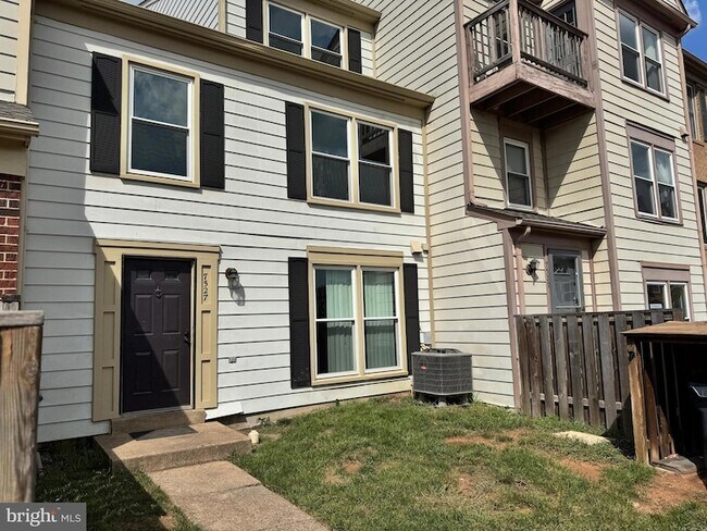 Building Photo - 7527 Belle Grae Dr