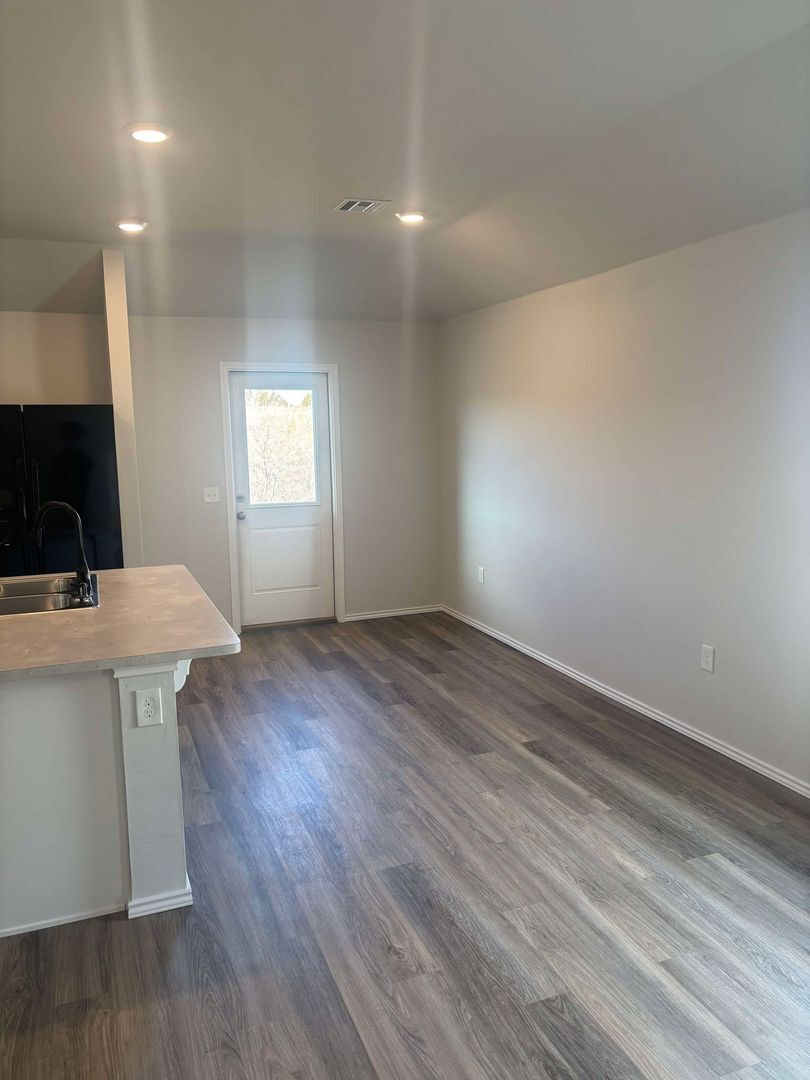 Building Photo - 9525 Gray Wolf Ln