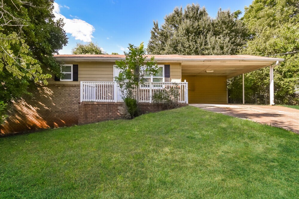 Building Photo - 8888 Northview Dr