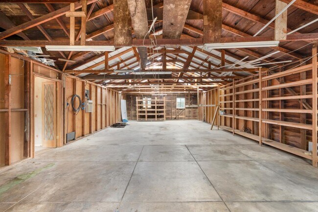 Building Photo - 395 E Dunne Ave