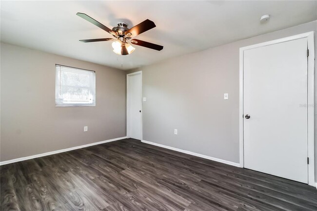 Building Photo - 8912 Hervel Cir