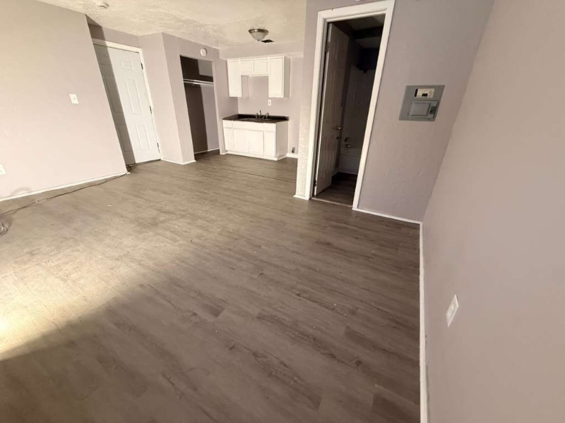 Building Photo - 15112 Euclid Ave