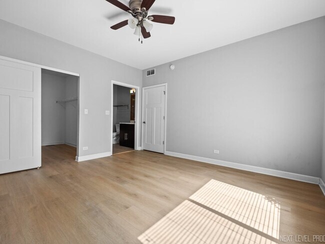 Building Photo - 819 Asbury Dr
