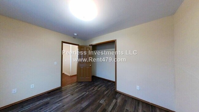 Building Photo - 1043-B Vale St