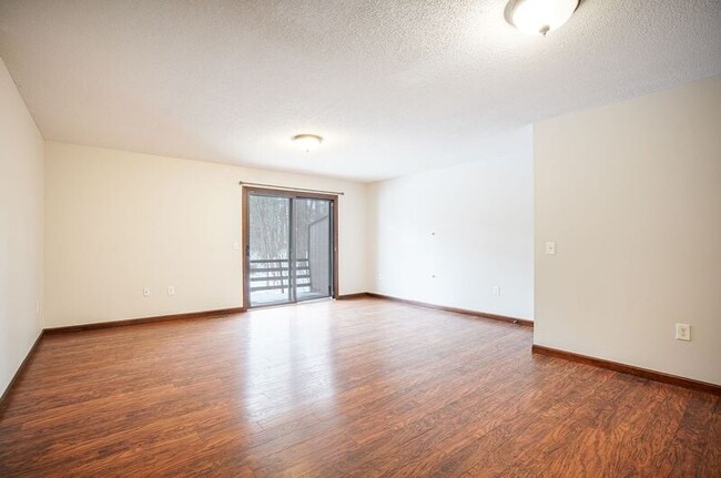 Building Photo - 155 Wynwood Dr