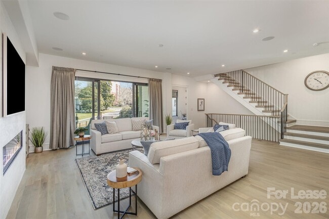 Building Photo - 616 Queens Rd