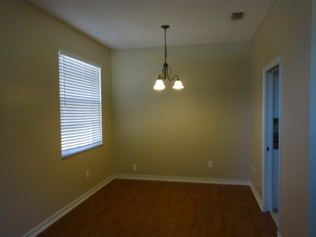 Building Photo - 523 Royal Ridge St