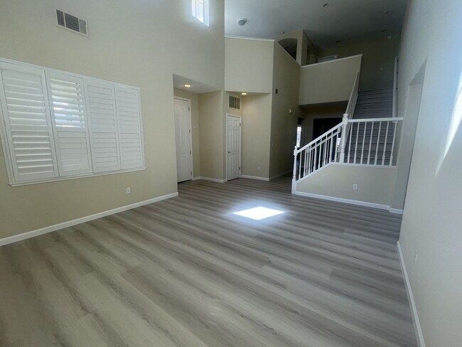 Building Photo - 4 Bedroom 3 Bath Hiddenbrook Home