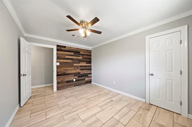 Building Photo - 118 E Tamarind St