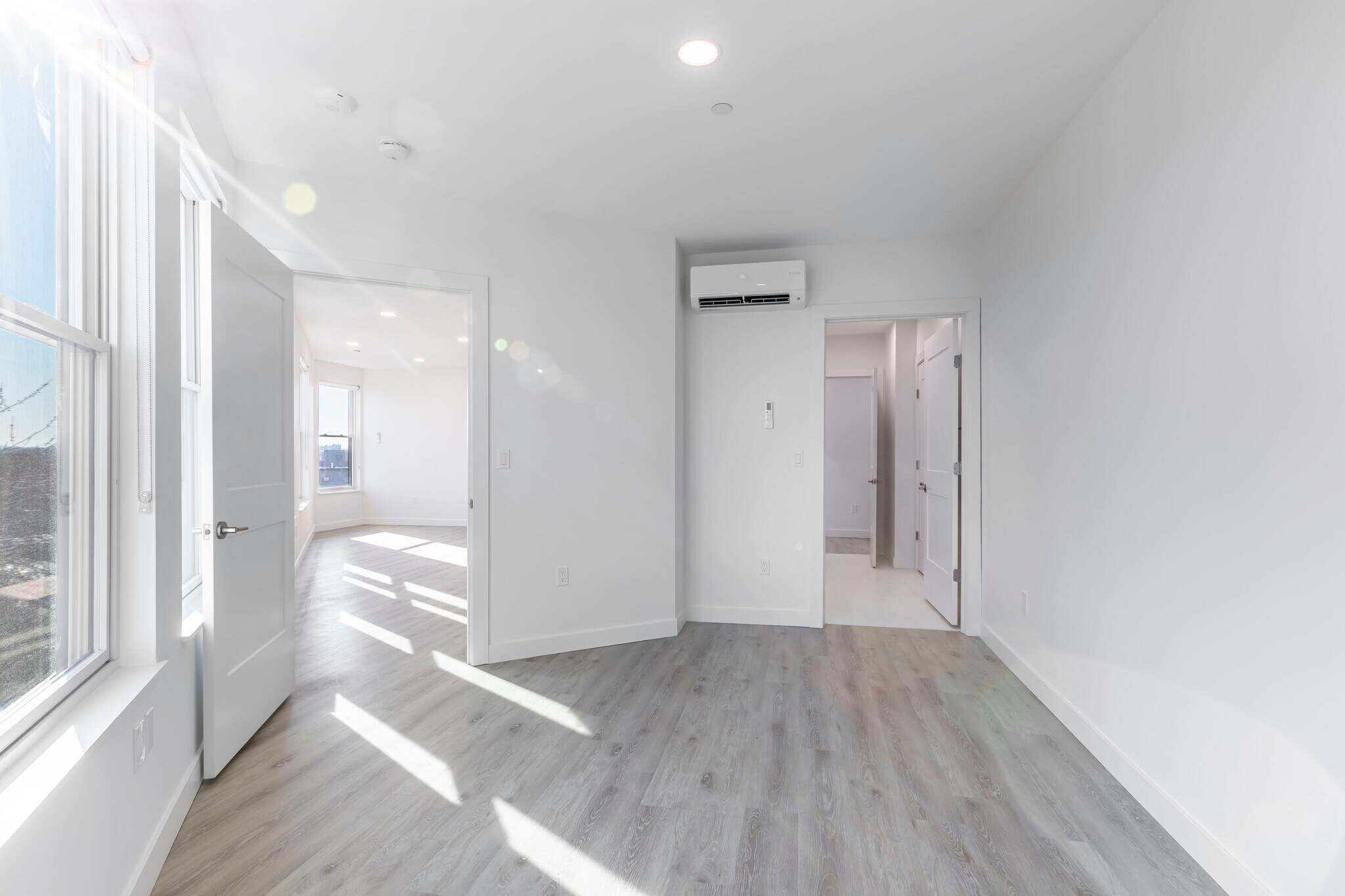 Building Photo - 319 Broadway