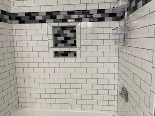 Building Photo - 801 S Plymouth Ct