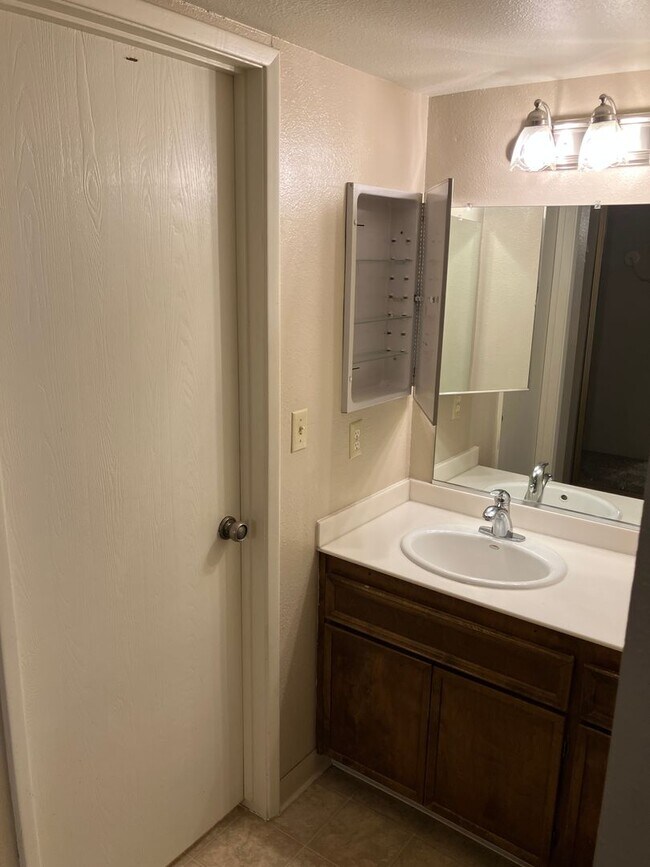 Building Photo - 3555 Fountain Way