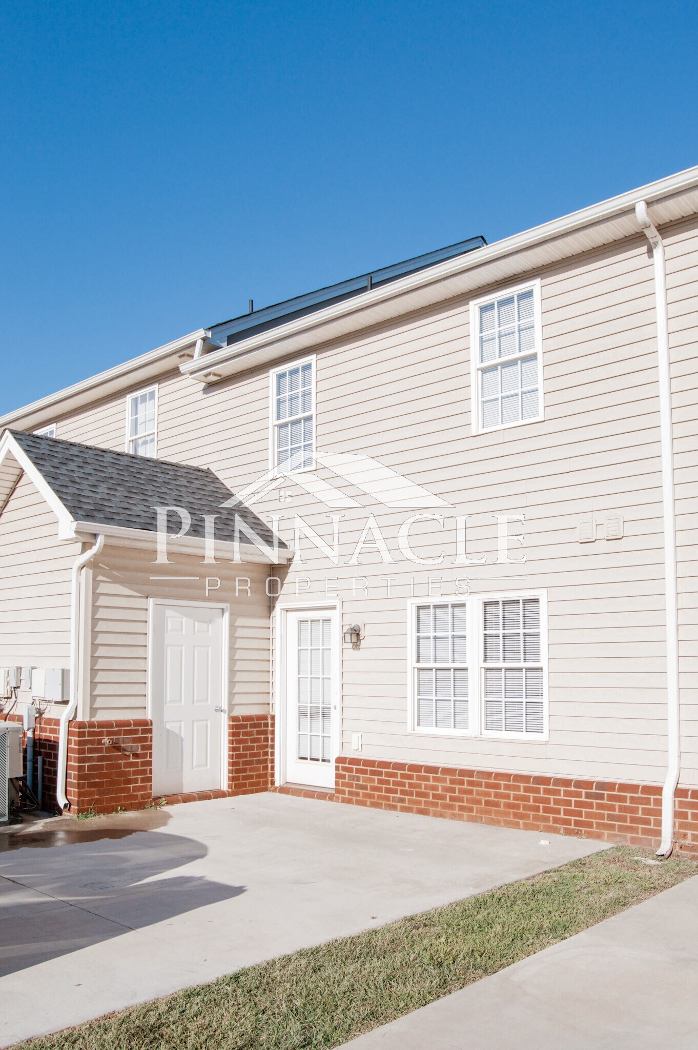 Building Photo - 208 Colonnade St